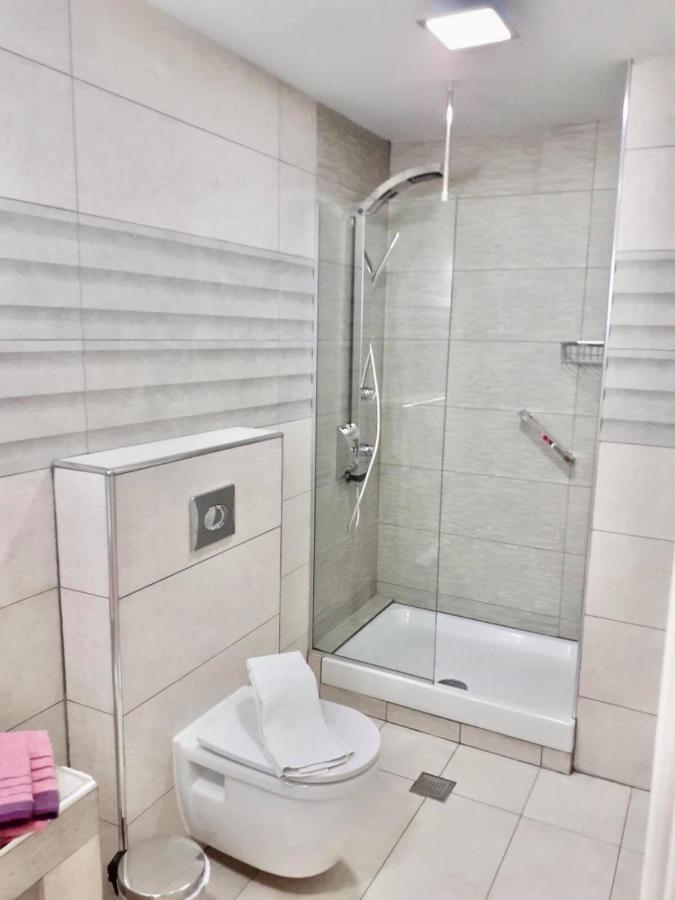 Avra Comfort Rooms Nea Poteidaia Bagian luar foto