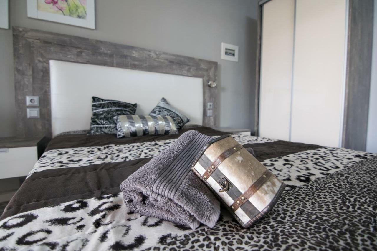Avra Comfort Rooms Nea Poteidaia Bagian luar foto