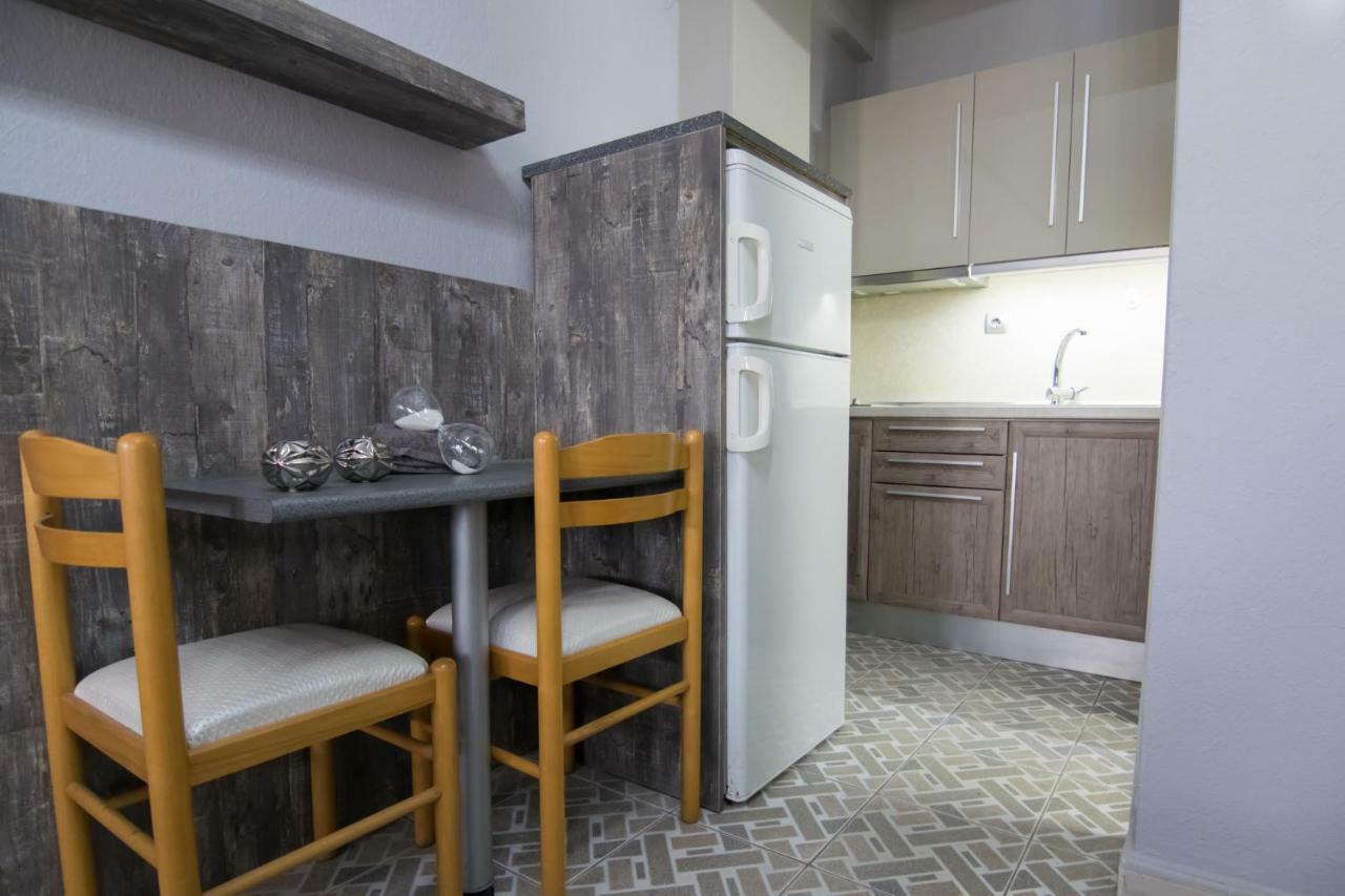 Avra Comfort Rooms Nea Poteidaia Bagian luar foto