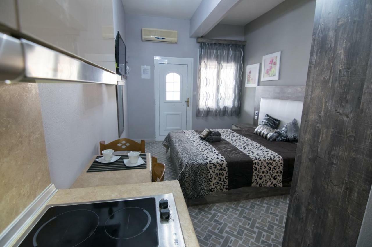 Avra Comfort Rooms Nea Poteidaia Bagian luar foto