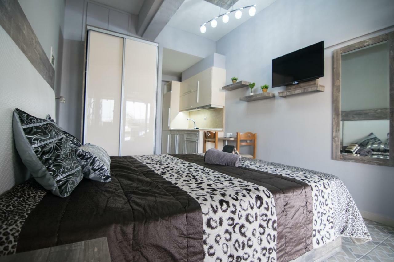 Avra Comfort Rooms Nea Poteidaia Bagian luar foto